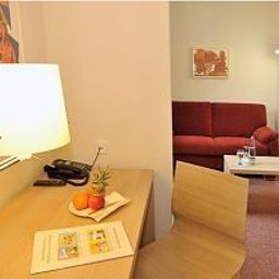 Room Vier Jahreszeiten Fotos