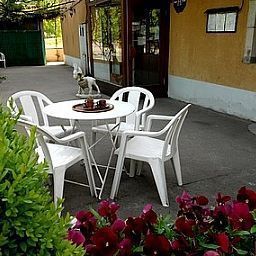 Терраса Aux Berges de l'Aveyron Logis Fotos