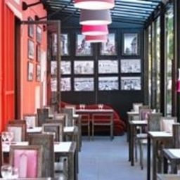 Royal Hotel Ним