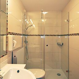 Cuarto de baño Superior Hotel Post Fotos