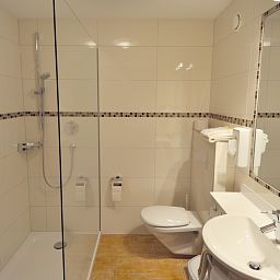 Cuarto de baño Superior Hotel Post Fotos