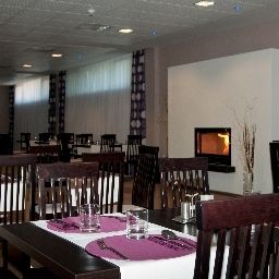 Breakfast room within restaurant BNC Fotos