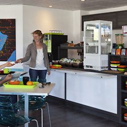 Sala colazione nel ristorante ibis Styles Pertuis (ex all seasons) Fotos