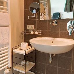 Bathroom Seminarhotel in der Manfred-Sauer-Stiftung Fotos