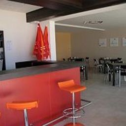 Salle du petit-déjeuner située dans le restaurant Odalys Les Parasols D’Argens Residence de Tourisme Fotos