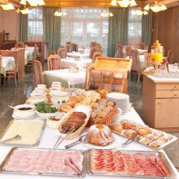 Sala de desayuno Goldenes Rössl Fotos