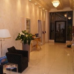 Hall Santo Stefano Fotos