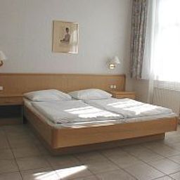 Chambre Pension Fünfhaus Fotos