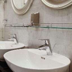Bathroom Martin Fotos