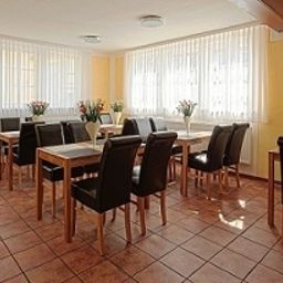Sala colazione Goldene Traube Garni Fotos