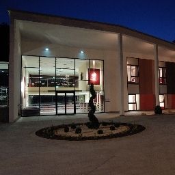 Außenansicht Veronika Tiszaújváros Fotos