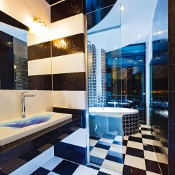 Bathroom Blue Diamond Fotos