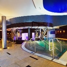 Pool Blue Diamond Fotos