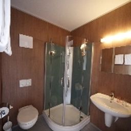 Łazienka Bernstein-Motel Fotos
