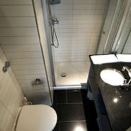 Bathroom Apartment Niederdorf 2 Fotos