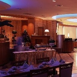 Buffet Monarch Plaza Hotel Fotos