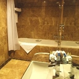 Badezimmer Vista Hotel Hanoi Fotos