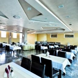 Frühstücksraum im Restaurant BM International Fotos