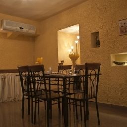 Frühstücksraum im Restaurant Diplomat Fotos
