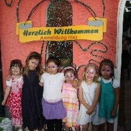 Außenansicht Pension Hollyday Die grüne Oase Fotos