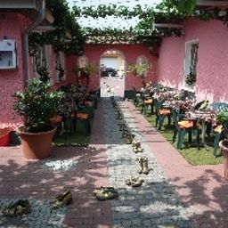 Terrasse Pension Hollyday Die grüne Oase Fotos