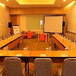 Tagungsraum HARRIS Hotel & Conventions Festival Link Festival CTLink Bandung Fotos