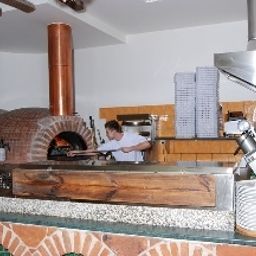 Sala de desayuno en el restaurante Lužan Fotos
