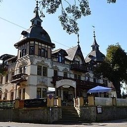 Exterior view Sommers Kurhaus Kleinzschachwitz Schloss-gut-Hotel Fotos