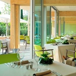 Sala de desayuno en el restaurante Aqualux Hotel Spa Suite&Terme Fotos