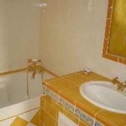 Salle de bains Chateau Rousselle Chambres d'hotes Fotos