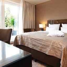 Zimmer mit Balkon l'Arrivée HOTEL & SPA Fotos