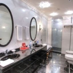 Bathroom Lake Palace Fotos