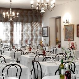 Breakfast room within restaurant Miramonti Fotos