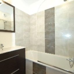 Salle de bains Les Demeures Torrellanes Résidence de Tourisme Fotos