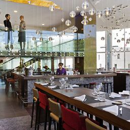 Salle du petit-déjeuner située dans le restaurant Novotel Lyon Confluence Fotos