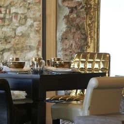 Salle du petit-déjeuner située dans le restaurant Landhaus Moserhof Fotos