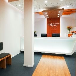 Reception EasyHotelAmsterdam FerdinandBolstraat Fotos
