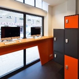 Hall EasyHotelAmsterdam FerdinandBolstraat Fotos