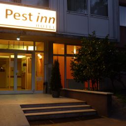 Außenansicht Pest Inn Fotos
