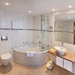 Camera da bagno Sunstar Hotel Beau-Site Saas-Fee Fotos