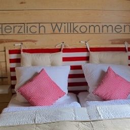  alfred & otto Apfelhotel mit Streusel Fotos