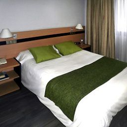 Zimmer ibis Styles Zaragoza Ramiro I Fotos