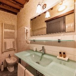 Bathroom Relais Campiglioni Agriturismo Fotos