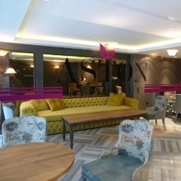 Hall Aston Suite Fotos