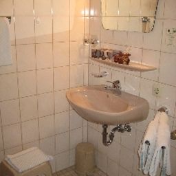 Bathroom Zur Linde Gasthaus Fotos