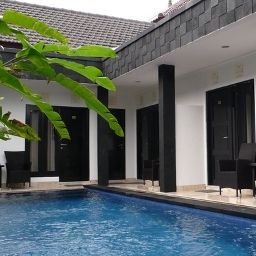 Pool Legian Guest House Fotos
