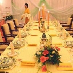 Salle du petit-déjeuner située dans le restaurant Diaoyutai Hotel - Beijing Fotos