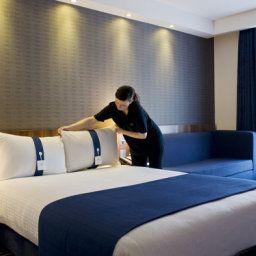 Zimmer Holiday Inn Express DUNSTABLE Fotos