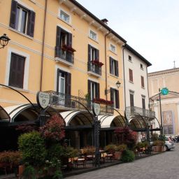 The Flowers Apartments Desenzano del Garda
